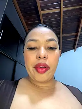 Snapshot of PUSHYLATE chatting on October 14, 2025, 2:01 am PUSHYLATE online show from October 14, 2025, 2:01 am