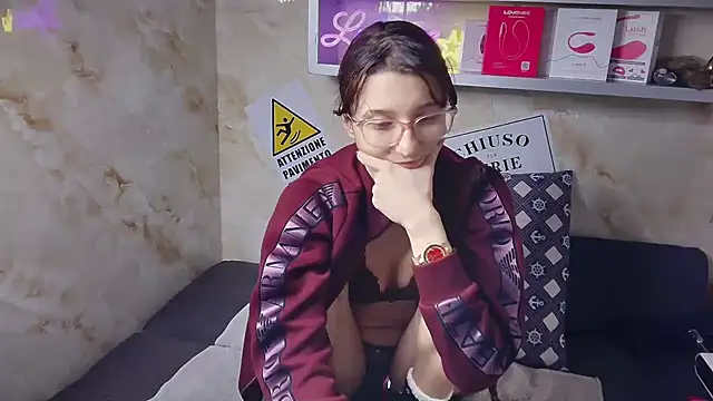 Snapshot of Lui_sa3 chatting on February 12, 2026, 4:46 pm Lui sa3 online show from February 12, 2026, 4:46 pm