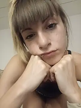 Cristina02 online show from July 14, 2026, 10:37 pm