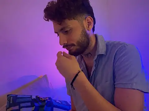 Snapshot of axel_giracr chatting on December 6, 2024, 8:40 pm axel giracr online show from December 6, 2024, 8:40 pm