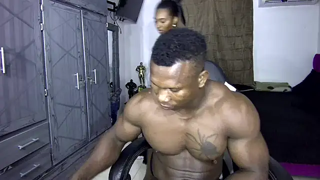 Snapshot of MedellinBlackx chatting on October 1, 2025, 1:22 am MedellinBlackx online show from October 1, 2025, 1:22 am