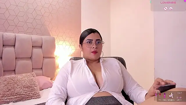 Snapshot of Emilyboobss chatting on February 10, 2025, 9:47 am Emilyboobss online show from February 10, 2025, 9:47 am