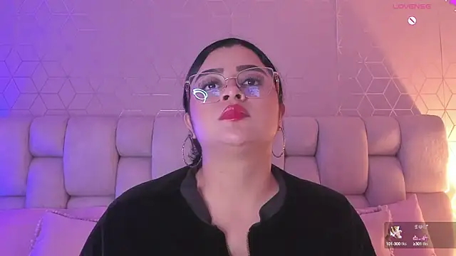 Snapshot of Emilyboobss chatting on March 14, 2025, 9:46 am Emilyboobss online show from March 14, 2025, 9:46 am