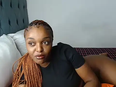 Snapshot of FaeMDom2 chatting on December 14, 2024, 5:03 pm FaeMDom2 online show from December 14, 2024, 5:03 pm