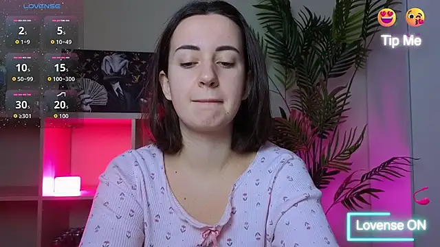 SweetieKendl online show from March 8, 2026, 9:18 pm