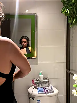 Snapshot of Nathcurly_ chatting on October 31, 2025, 2:12 am Nathcurly online show from October 31, 2025, 2:12 am