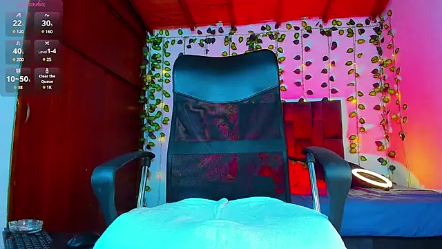 Snapshot of Your__hero1 chatting on December 13, 2024, 10:55 pm Your hero1 online show from December 13, 2024, 10:55 pm