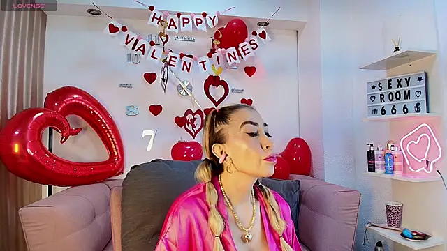 EvelinaGrey online show from February 15, 2026, 8:05 pm