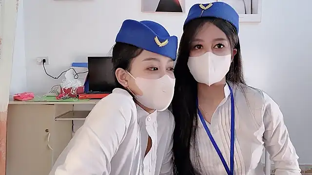 Mono-Stewardesss online show from January 15, 2026, 4:00 pm