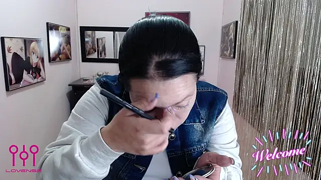 Snapshot of Cristal_w chatting on October 3, 2025, 12:46 pm Cristal w online show from October 3, 2025, 12:46 pm