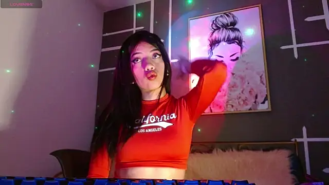 Ey im simone online show from October 7, 2025, 8:06 pm