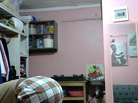 slender-qwene online show from February 27, 2026, 9:09 am