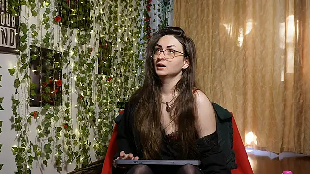Snapshot of NaughtYHomemadE chatting on May 16, 2026, 5:59 am NaughtYHomemadE online show from May 16, 2026, 5:59 am
