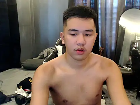 xgregor07 online show from November 7, 2025, 5:51 am