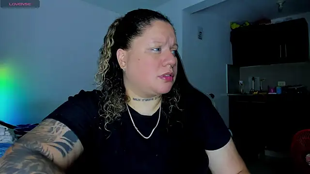 Snapshot of mariana_maze chatting on February 3, 2025, 7:51 am mariana maze online show from February 3, 2025, 7:51 am