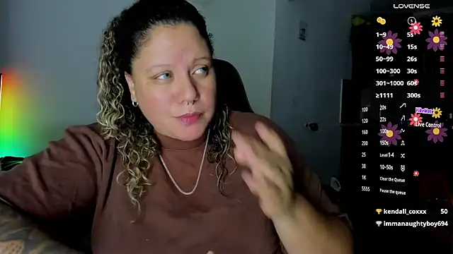 Snapshot of mariana_maze chatting on March 22, 2025, 6:11 am mariana maze online show from March 22, 2025, 6:11 am