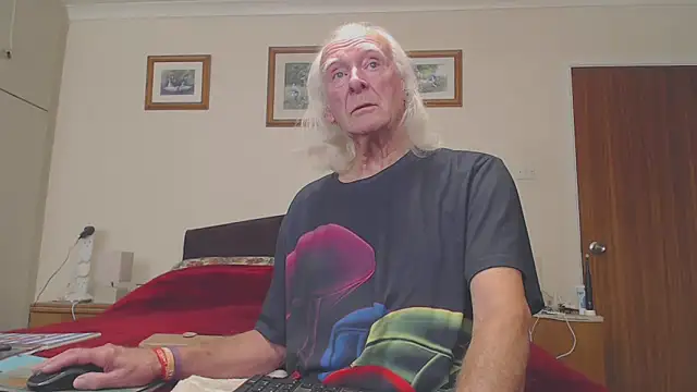 WaverlyKernow online show from November 19, 2025, 2:06 pm