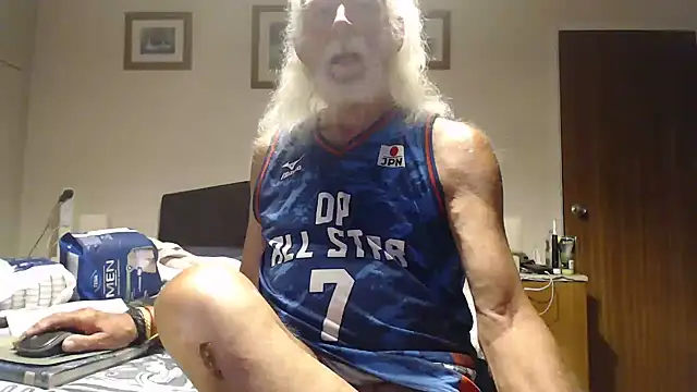 WaverlyKernow online show from August 3, 2026, 9:29 pm