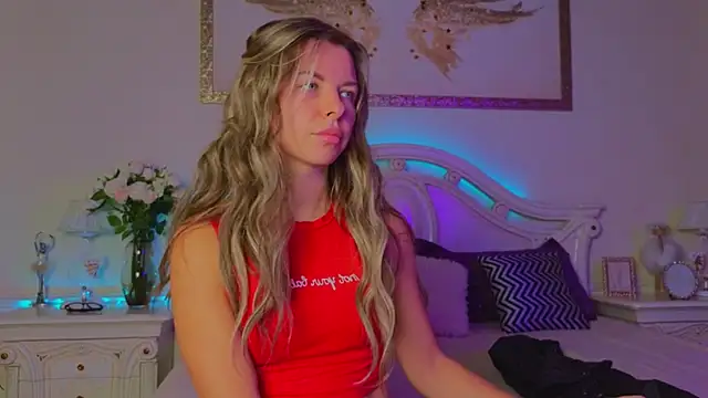 Snapshot of Real_Tini chatting on October 7, 2025, 11:40 am Real Tini online show from October 7, 2025, 11:40 am