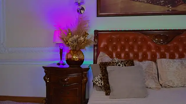 Snapshot of Real_Tini chatting on November 8, 2025, 6:13 am Real Tini online show from November 8, 2025, 6:13 am