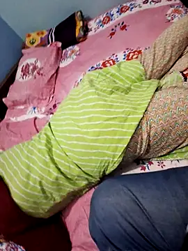 Snapshot of Crezy-Queen01 chatting on October 8, 2025, 7:39 am Crezy-Queen01 online show from October 8, 2025, 7:39 am