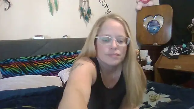 Snapshot of Toybox13_Pika chatting on October 22, 2025, 3:45 pm Toybox13 Pika online show from October 22, 2025, 3:45 pm