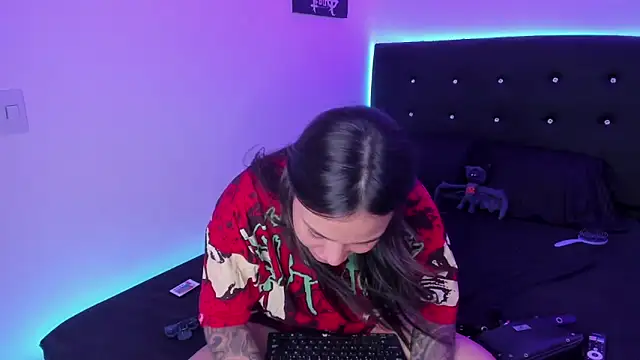 sweett dirty online show from May 17, 2026, 3:08 pm