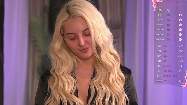 VictoriaMorrone online show from February 18, 2025, 8:03 pm