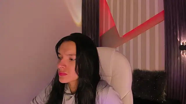 Snapshot of _shantal_smith chatting on April 24, 2026, 12:57 am shantal smith online show from April 24, 2026, 12:57 am