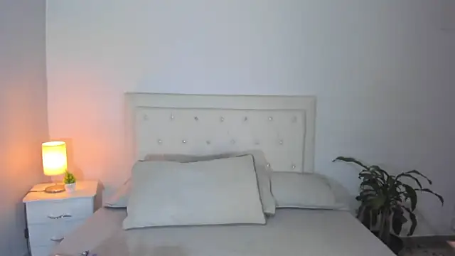 Snapshot of MELISSA_ALVAREZ chatting on October 8, 2025, 9:18 am MELISSA ALVAREZ online show from October 8, 2025, 9:18 am