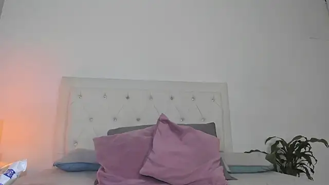 Snapshot of MELISSA_ALVAREZ chatting on November 11, 2025, 9:20 am MELISSA ALVAREZ online show from November 11, 2025, 9:20 am