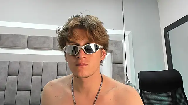 Snapshot of AnthonyAlso chatting on October 5, 2025, 8:18 pm AnthonyAlso online show from October 5, 2025, 8:18 pm