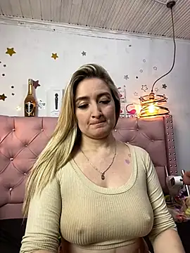 Snapshot of antonella87 chatting on January 31, 2025, 11:24 pm antonella87 online show from January 31, 2025, 11:24 pm