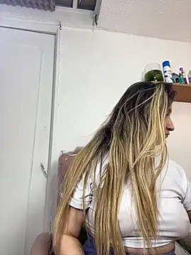 antonella87 online show from October 14, 2025, 9:04 pm