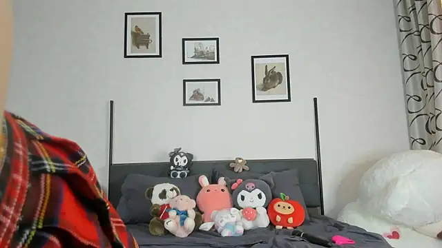 dolly ll online show from March 18, 2025, 1:20 pm