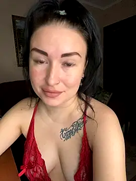 Snapshot of Roxana_Bell chatting on November 1, 2025, 12:18 pm Roxana Bell online show from November 1, 2025, 12:18 pm