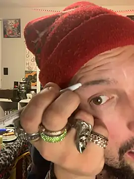 Snapshot of BobbyQ29 chatting on November 27, 2025, 4:53 pm BobbyQ29 online show from November 27, 2025, 4:53 pm