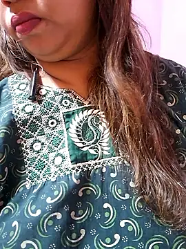 Snapshot of Ravina_patil1 chatting on September 19, 2025, 10:49 am Ravina patil1 online show from September 19, 2025, 10:49 am