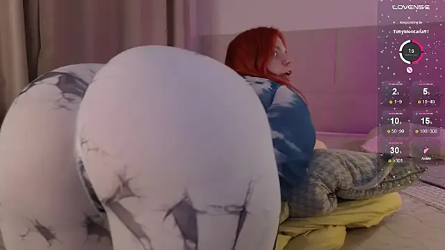 Snapshot of Tara_Renn chatting on October 8, 2025, 8:28 pm Tara Renn online show from October 8, 2025, 8:28 pm