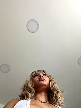 Snapshot of exoticcute chatting on November 2, 2025, 3:36 pm exoticcute online show from November 2, 2025, 3:36 pm