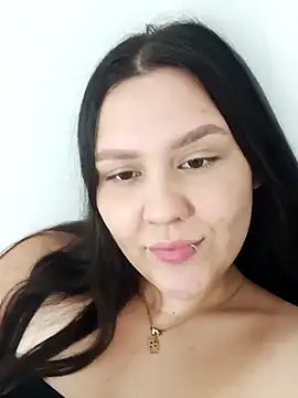 Snapshot of Ariakris chatting on November 17, 2025, 1:33 am Ariakris online show from November 17, 2025, 1:33 am