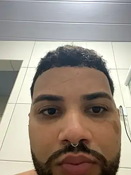 Snapshot of EuuupravcS2 chatting on November 19, 2025, 11:27 pm EuuupravcS2 online show from November 19, 2025, 11:27 pm