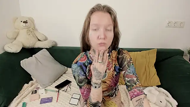 Mary Xextra online show from December 2, 2025, 1:22 am