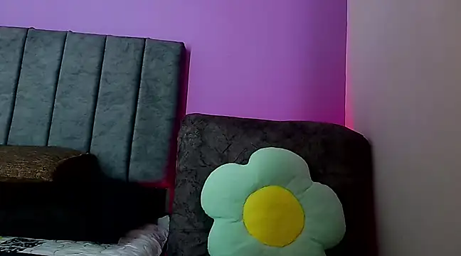 Snapshot of ArtesanaMK chatting on February 9, 2025, 8:24 pm ArtesanaMK online show from February 9, 2025, 8:24 pm