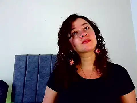 Snapshot of ArtesanaMK chatting on October 4, 2025, 5:22 pm ArtesanaMK online show from October 4, 2025, 5:22 pm