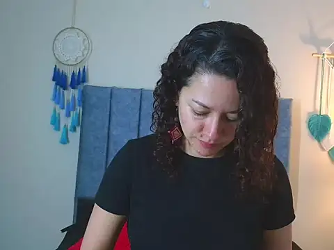 Snapshot of ArtesanaMK chatting on October 17, 2025, 11:24 am ArtesanaMK online show from October 17, 2025, 11:24 am