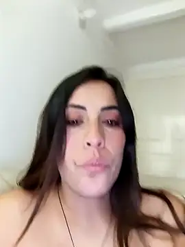 Lena-32 online show from April 11, 2026, 11:53 pm