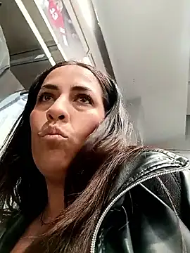 Lena-32 online show from April 18, 2026, 12:03 am