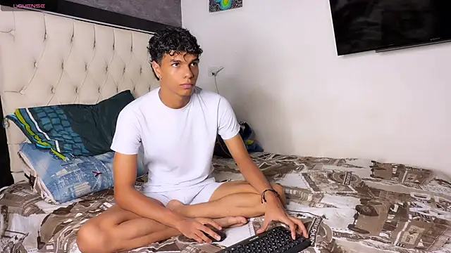james dreams  online show from June 27, 2026, 11:43 pm