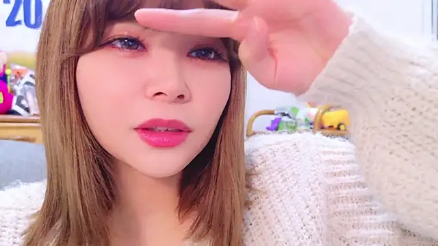 Snapshot of Megu_Melon chatting on December 18, 2024, 12:29 pm Megu Melon online show from December 18, 2024, 12:29 pm